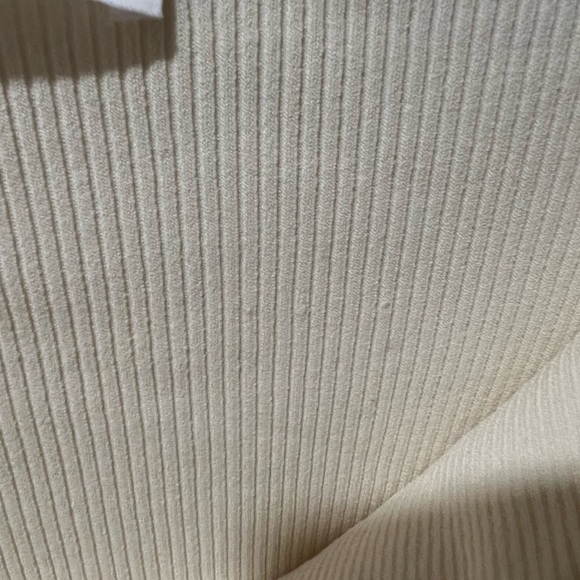 Like New ASTR Cream Half Sweater Twist Knit Top Size XS - Picture 6 of 6